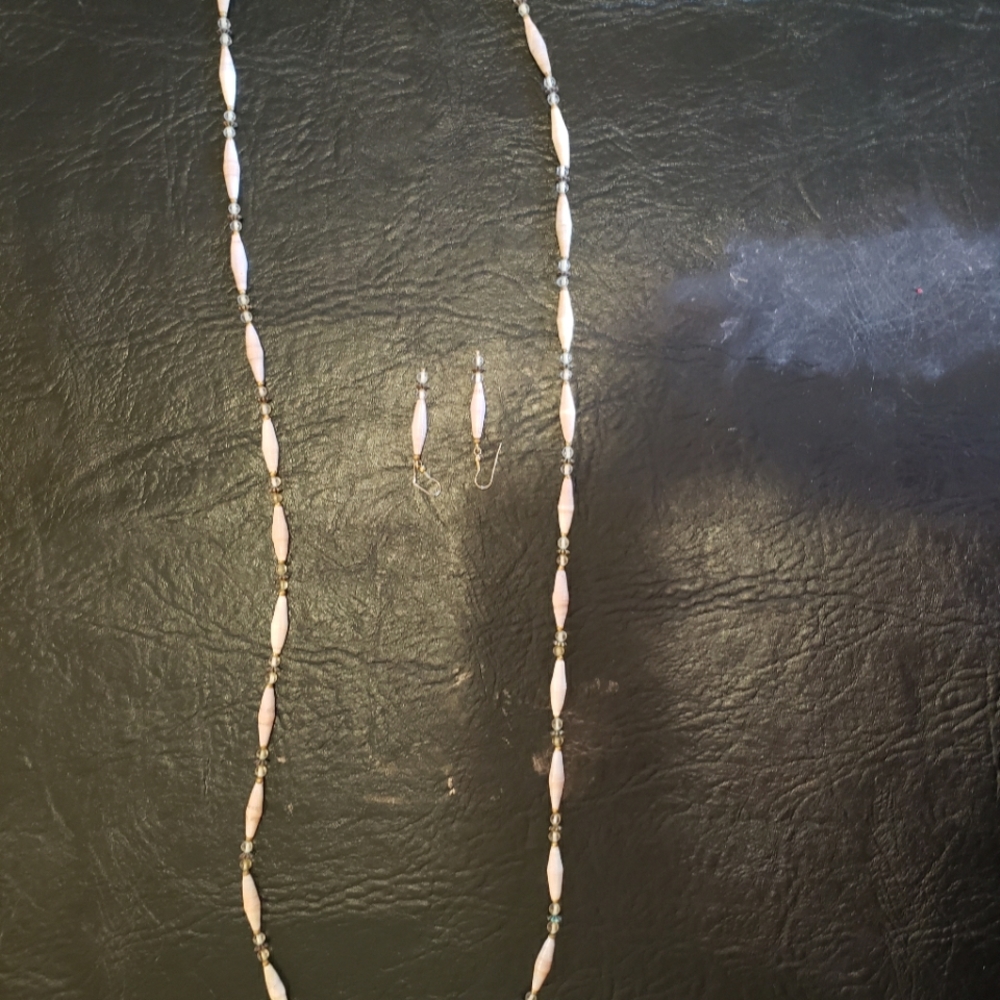 Necklace and earrings set